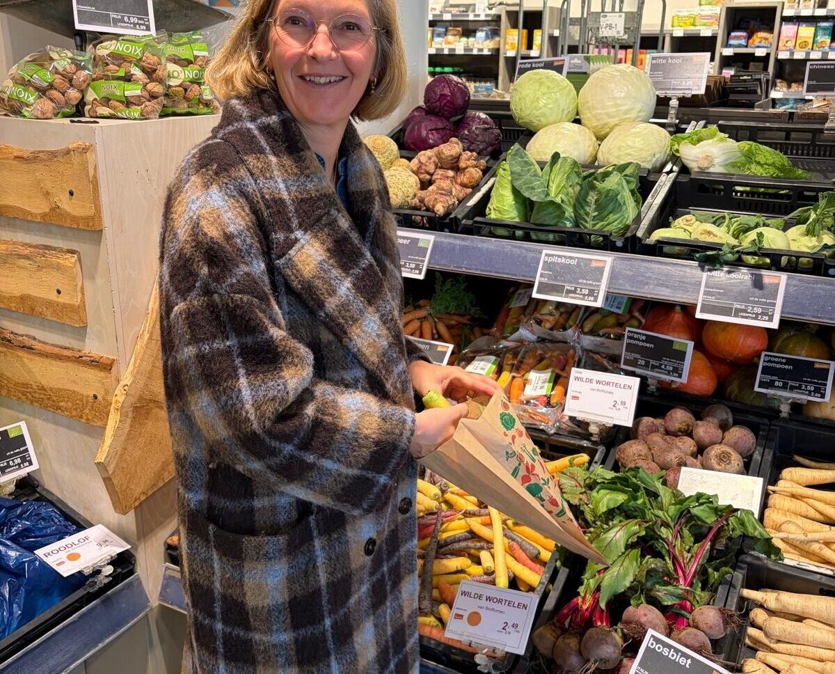 Hanneke Broekhuizen in biowinkel